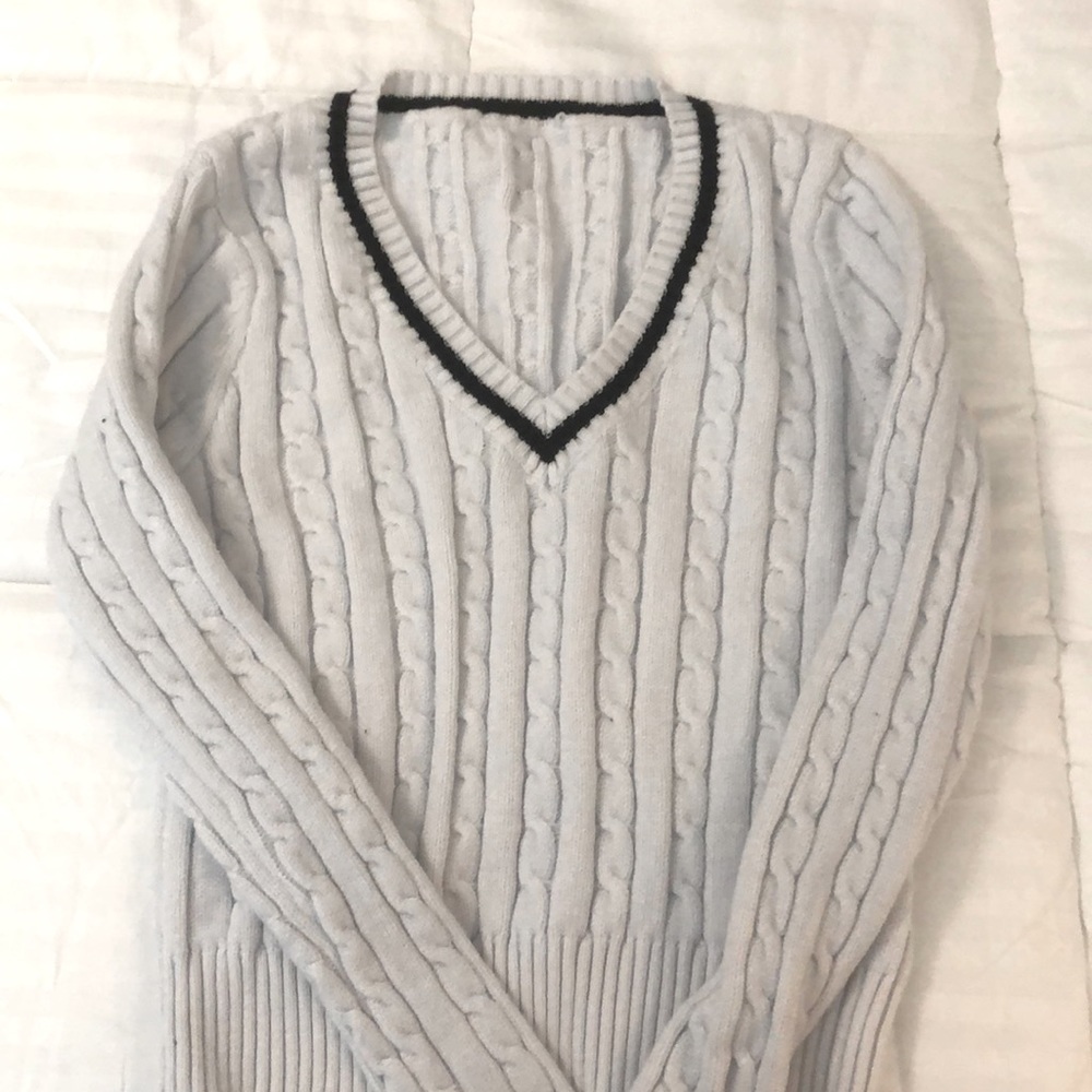 New white slim sweater